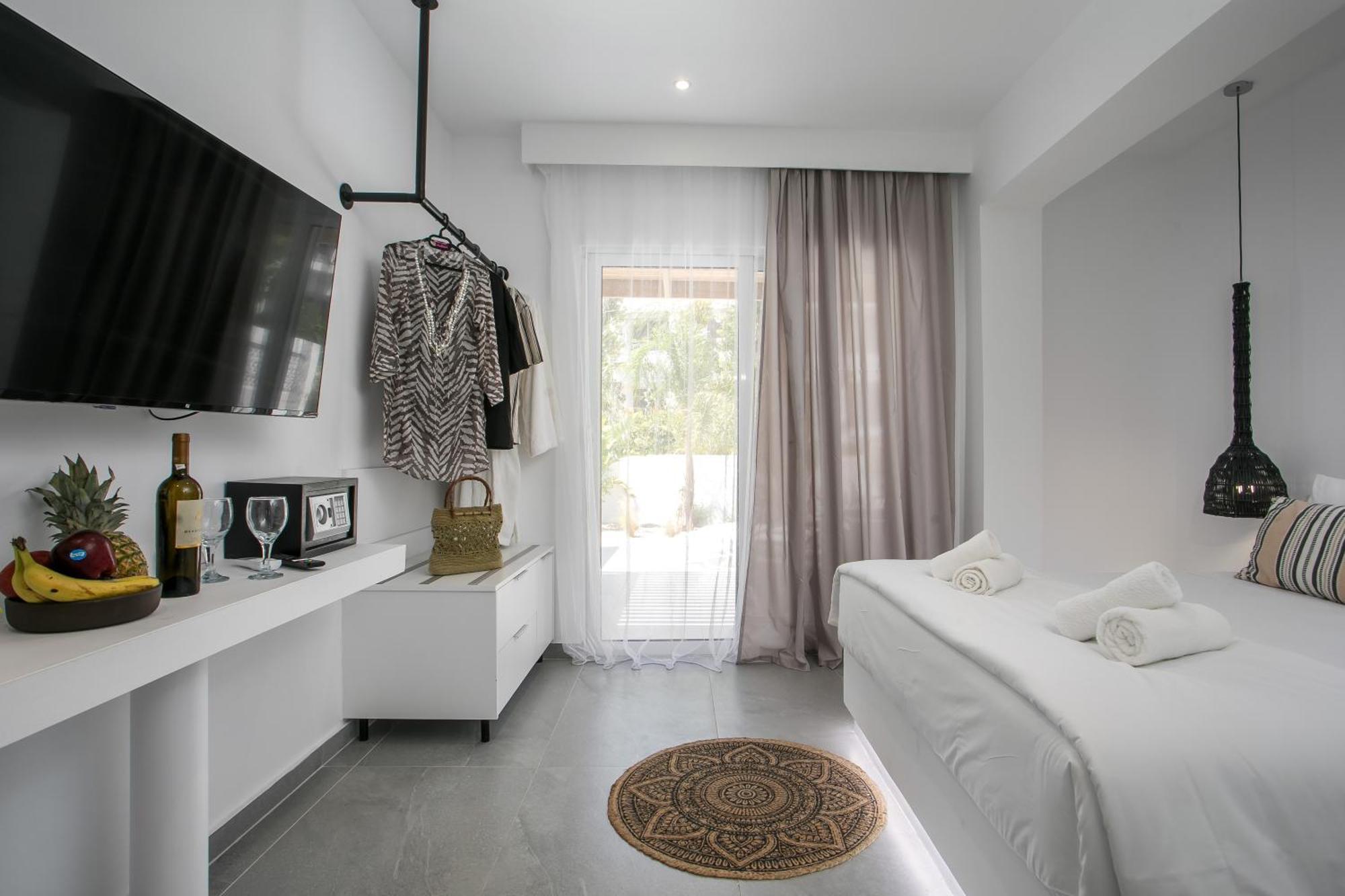 Calma Luxury Studios & Suites Фалираки Экстерьер фото