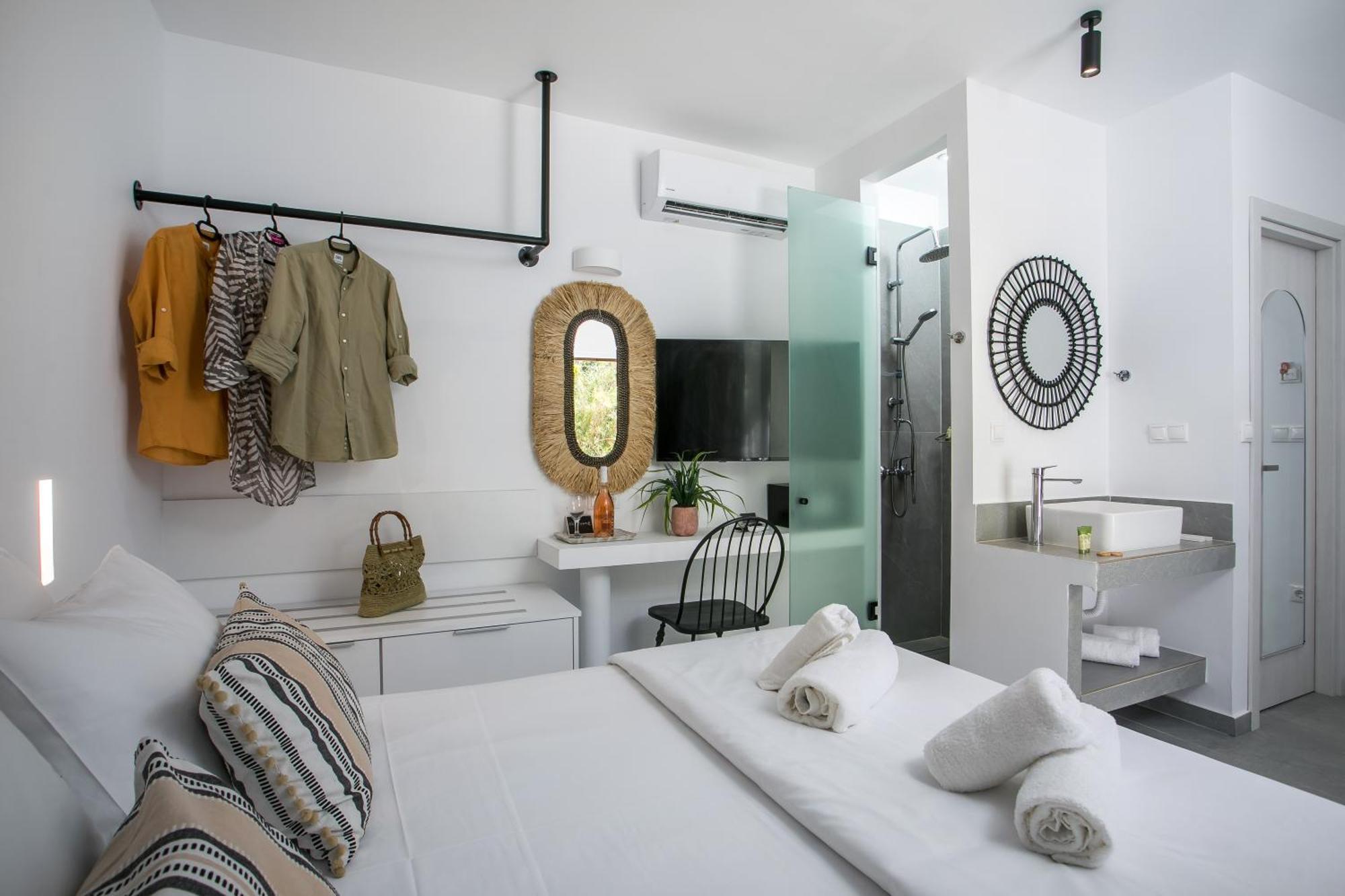 Calma Luxury Studios & Suites Фалираки Экстерьер фото