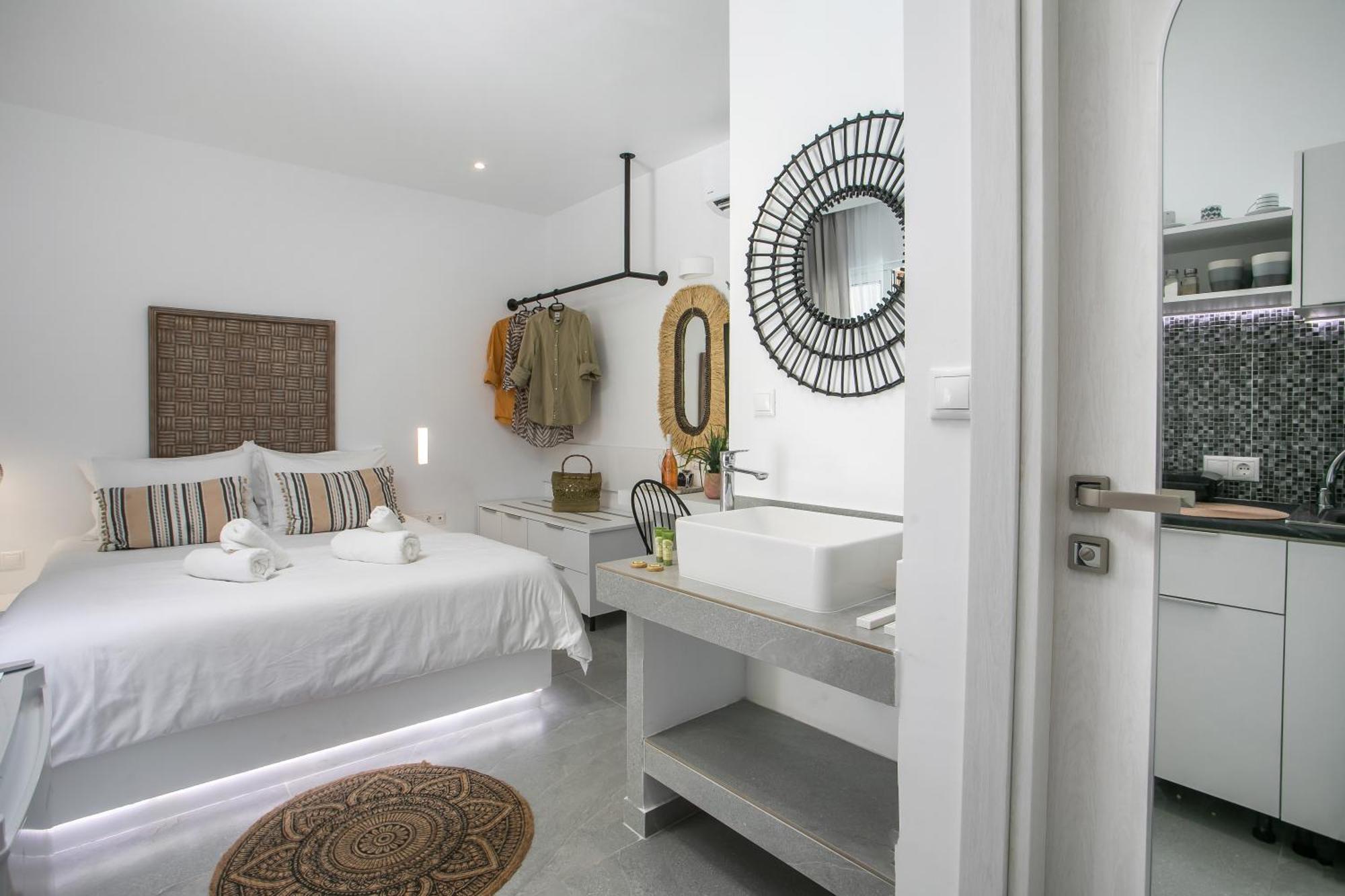 Calma Luxury Studios & Suites Фалираки Экстерьер фото